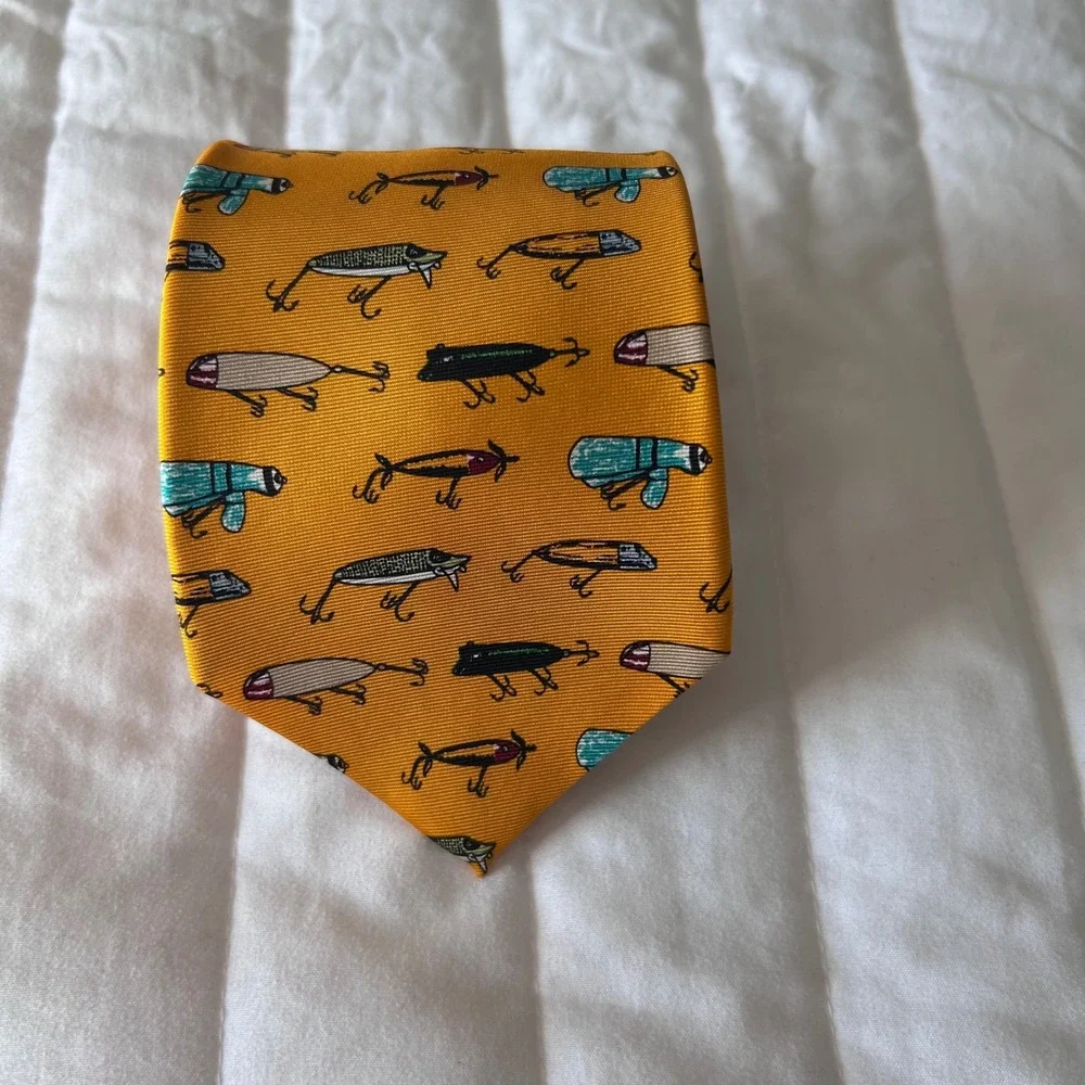 Old Navy Mens Silk Tie Mustard Yellow Fishing Lure Novelty Pattern USA Made‎